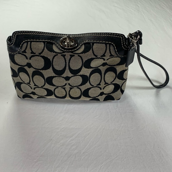 HW Collection Dog Paw Print Wallet Wristlet - Crossbody Purse For Dog Lovers - View #8